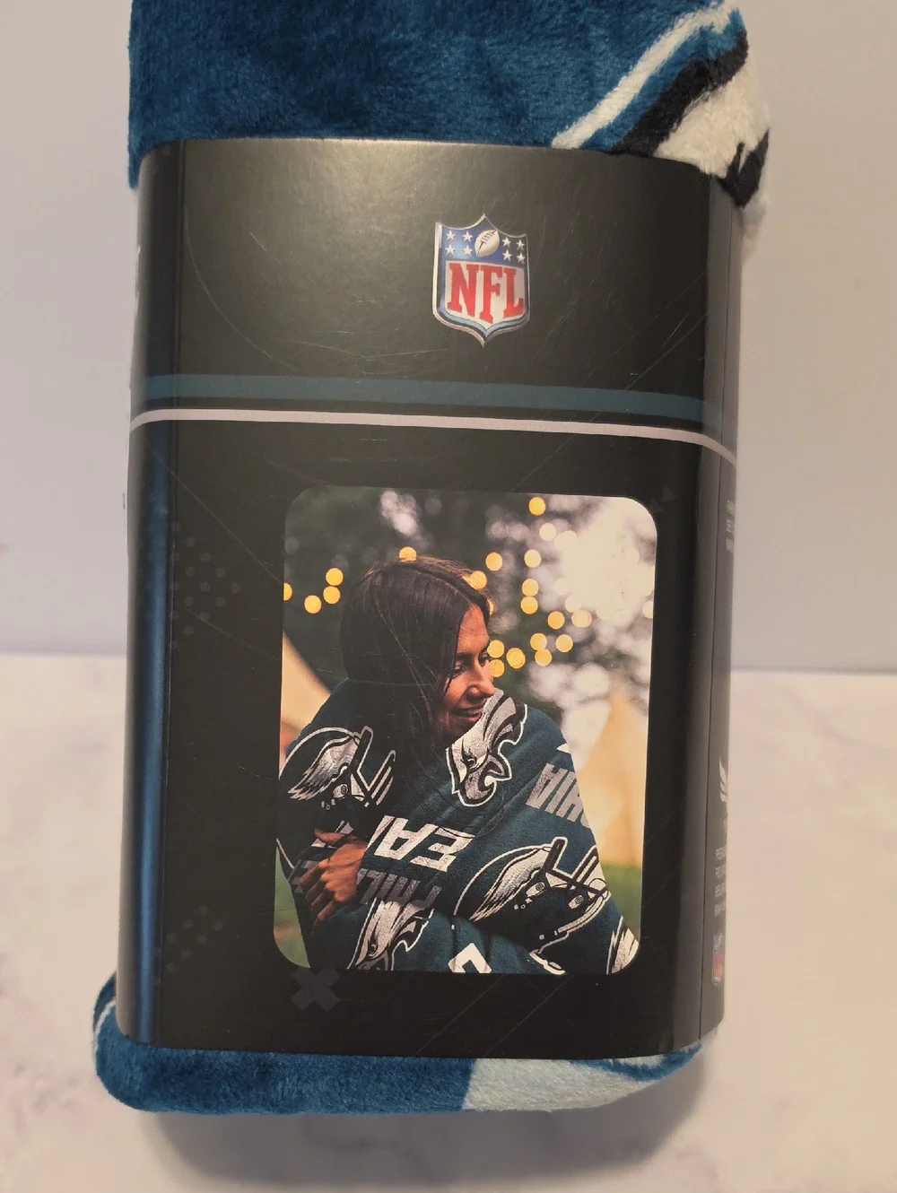 NFL Philadelphia Eagles Brand New Green Tailgate Throw 50 In X 70 In